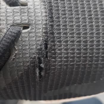 Nike Ayakkabı Yırtılma Sorunu