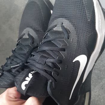 Nike Ayakkabı Yırtılma Sorunu