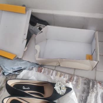 Bambi Ayakkabı Hepsiburada Mağazası Ezilmiş Kutuda Kusurlu Ürün Gönderiyor!