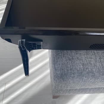 LG TV Ayakları TV'yi Taşımıyor...