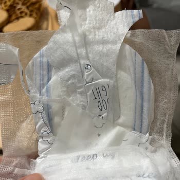 Molped Yırtık Kağıtlar Çıktı İçinden