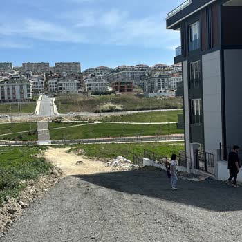 Beylikdüzü Belediyesi Sokakta Asfalt Yok!