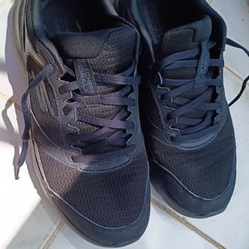 Skechers 216480-BBK Shoes Quality Issues Within a Year