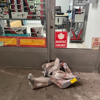 Aras Kargo Taşımada Ürünleri Kırık Ücret Ödemiyor
