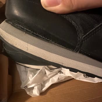 New Balance ignoriert Schuhe Sohlenproblem - mangelhafter Kundenservice enthüllt