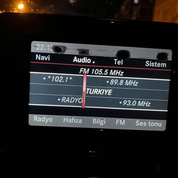 Mercedes-Benz 37 Derecede A180 Navigasyon Ekranı Eridi