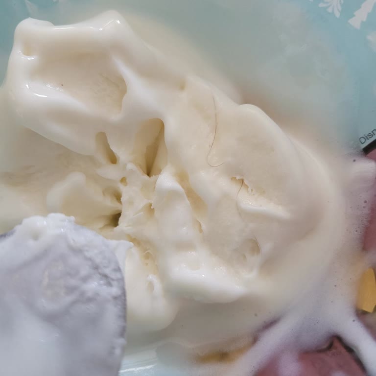 A101 Yörükoğlu Dondurma Kıl Çıktı