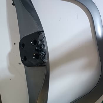 LG TV Masa Ayağı Kullanılmamış Olmasına Rağmen Kırıldı