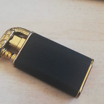 Tech Marketi (Instagram) Tech Marketi Çakmakları Çöp