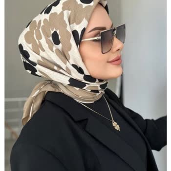 By Eda Uzunlar Görseldeki Ürün İle Gelen Ürünün Rengi Farklı İade Yok!