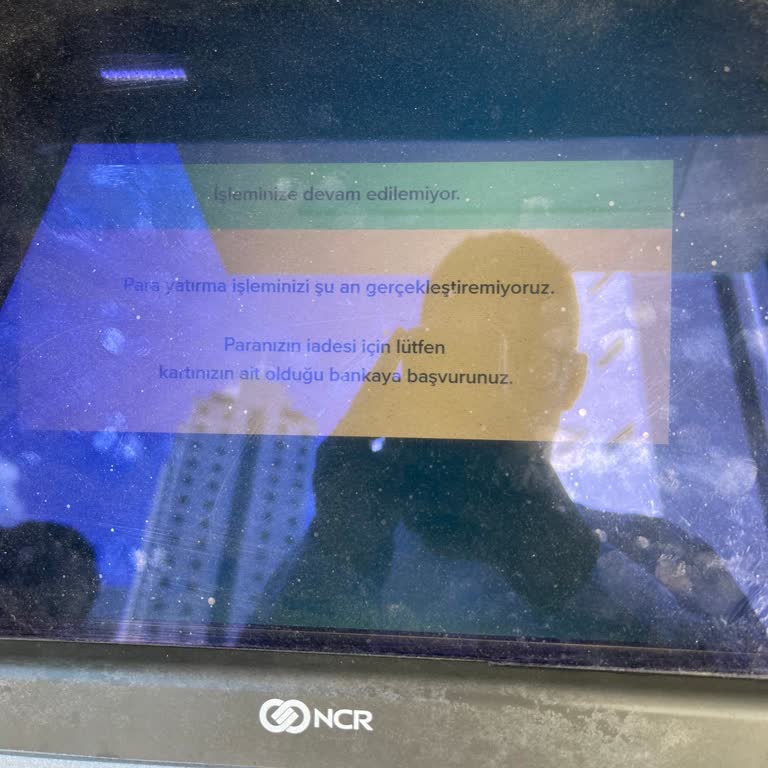 İş Bankası ATM'si Paramı Yuttu