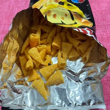 Patos Cipsin İçinden Midem Bulandıran Bir Şey Çıktı