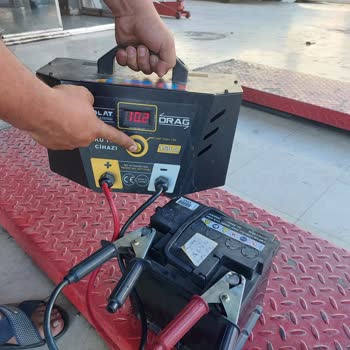 Hyundai Bayon Akü Boşaltıyor