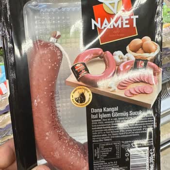 Namet Tarihi Geçmemiş Sucuk Üzerinde Bakteri Kolonisi