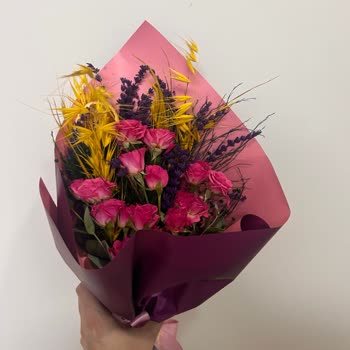 Taze Çiçek (tazecicek.com) Görselle Hiç Alakası Olmayan Solmuş Ve Küçük Gelen Sipariş!