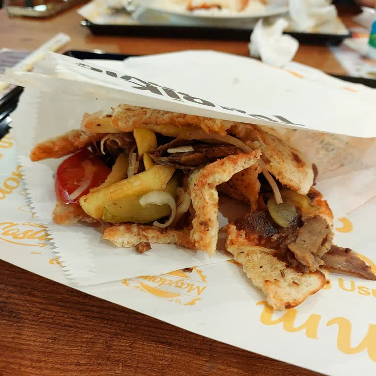Maydanoz Döner Hem Suçlu Hem Güçlü
