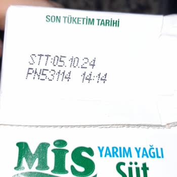 Şok Marketler Bozuk Süt Şoku: Aile Sağlığımız Tehlikede!