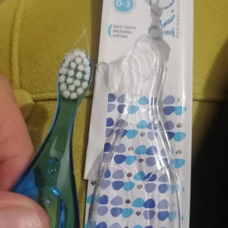 Rocs Bebeğim İçin Güvensiz Diş Fırçası Deneyimi
