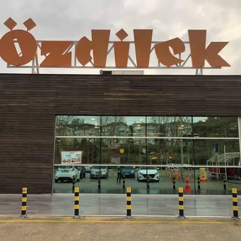 Özdilek AVM Tatlı Reyonunda İlgisizlik