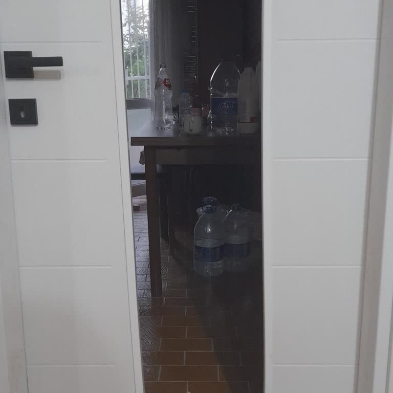 Göl Kapı İç Kapı Cam Bölmesi Yamuk Kesilmiş