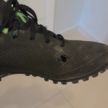 Adidas Marka Ayakkabı 2 Haftada Delindi
