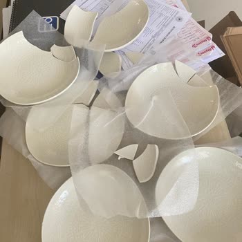 Madame Coco Yemek Takımı Kırık Geldi