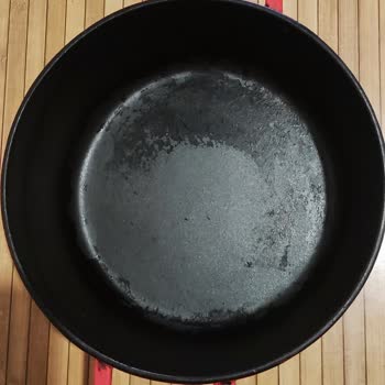 Lava Döküm Tencere İç Kaplaması Dökülme Sorunu.