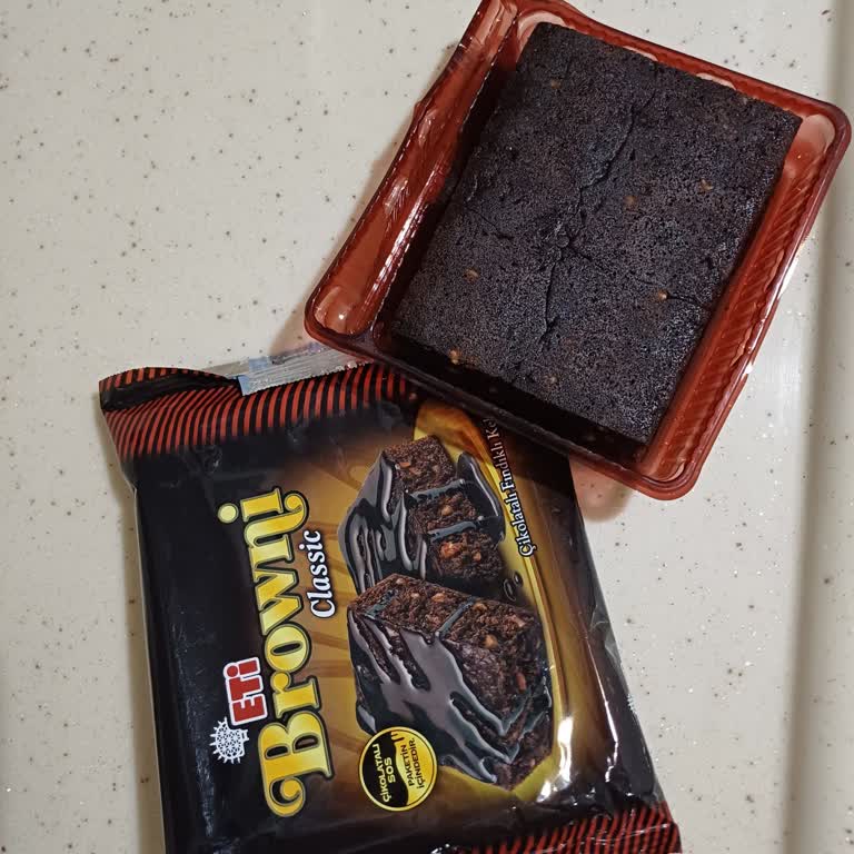 Eti Gıda Eti Browni Classic Çikolatalı Fındıklı Kek
