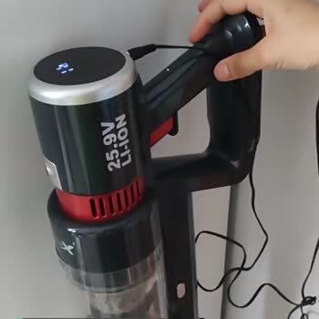 BİM Şarja Takınca Çalışma Sesi Gelen Süpürge!