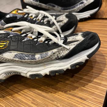 Skechers Spor Ayakkabım İncelemeden Geldi Tamamen Ezilmiş