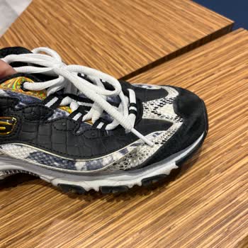 Skechers Spor Ayakkabım İncelemeden Geldi Tamamen Ezilmiş