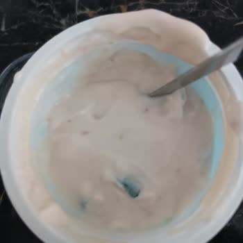 Sütaş Çilek Meyveli Yoğurt