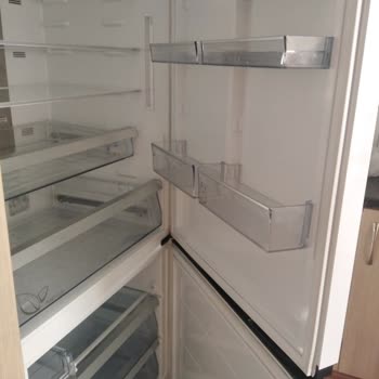 Arçelik 6 Yıllık Buzdolabı Çöpe Gitti!