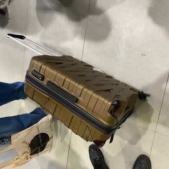 Pierre Cardin Suitcase Damaged During Pegasus Airlines PC1920 Flight