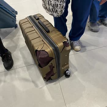 Pierre Cardin Suitcase Damaged During Pegasus Airlines PC1920 Flight