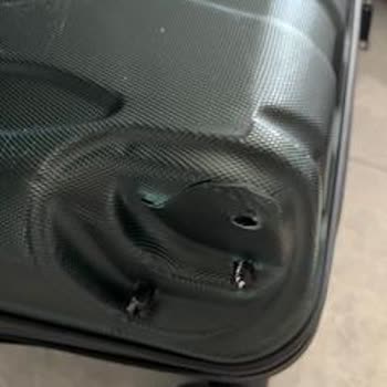 Ajet İki Valizimi Kırdı