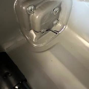 Ajet İki Valizimi Kırdı