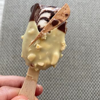 Magnum Dondurma İçinden Yabancı Cisim Çıktı