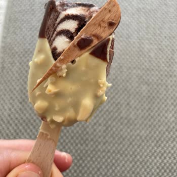 Magnum Dondurma İçinden Yabancı Cisim Çıktı