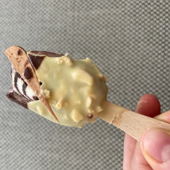 Magnum Dondurma İçinden Yabancı Cisim Çıktı