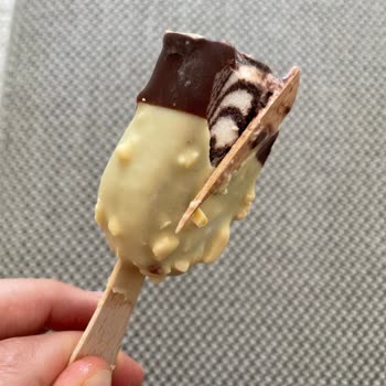 Magnum Dondurma İçinden Yabancı Cisim Çıktı