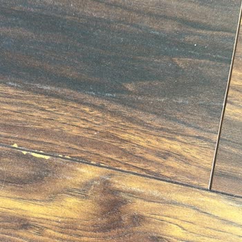 Verox Floor Kahyalar Parke Ürünlerinin Arkasında Durmaması