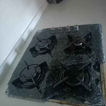 Simfer Ankastre Ocak Camı Patlaması