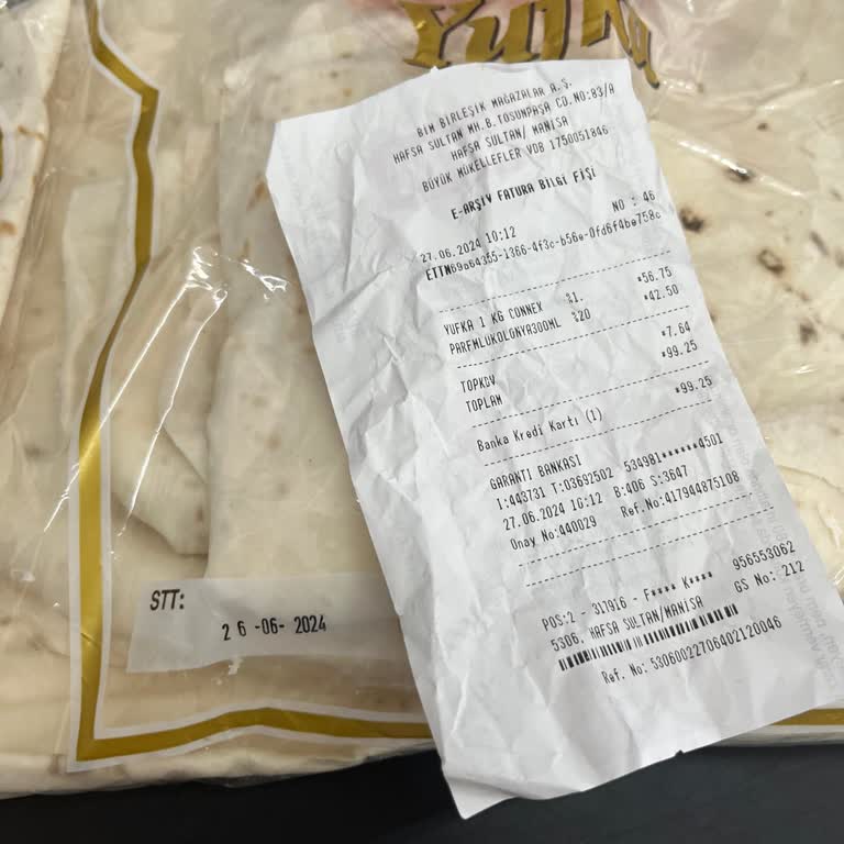 BİM'de STT Geçmiş Ürün Satışı Ve Çalışanın Üslupsuzluğu