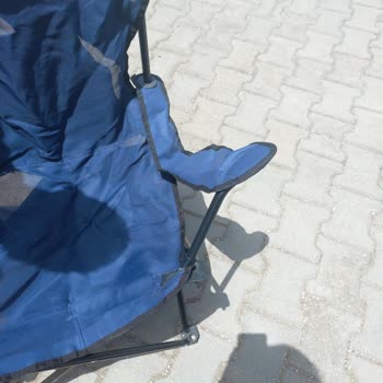 Lara İç Ve Dış Ticaret A.Ş Bir Oturumda Parçalanan Kamp Sandalyeleri