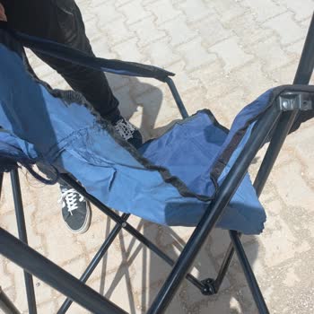 Lara İç Ve Dış Ticaret A.Ş Bir Oturumda Parçalanan Kamp Sandalyeleri