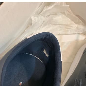 Boyner'in Sattığı Tommy Markalı Kalitesiz Ayakkabısı