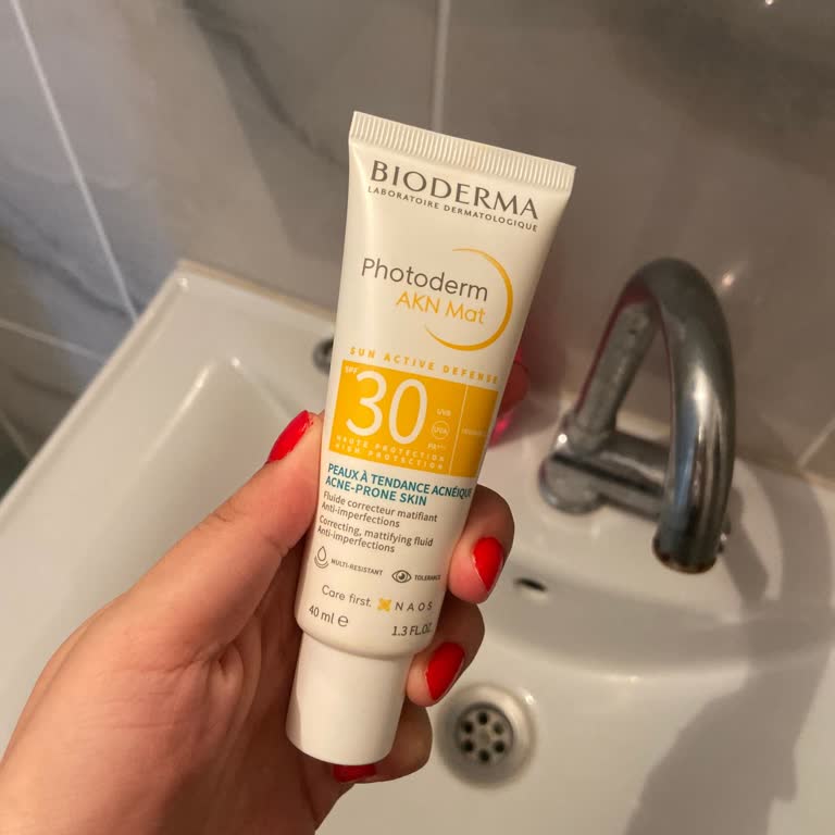 Bioderma AKN Mat 30