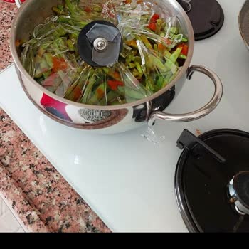 Madame Coco Titanyum Tencere Kapağı Durduk Yere Kırıldı