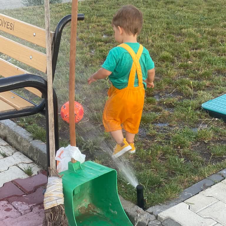 Etimesgut Belediyesi Anlamsız Saatlerde Park Sulama